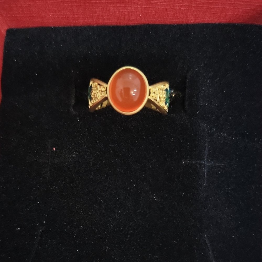 Elegant Agate Ring
